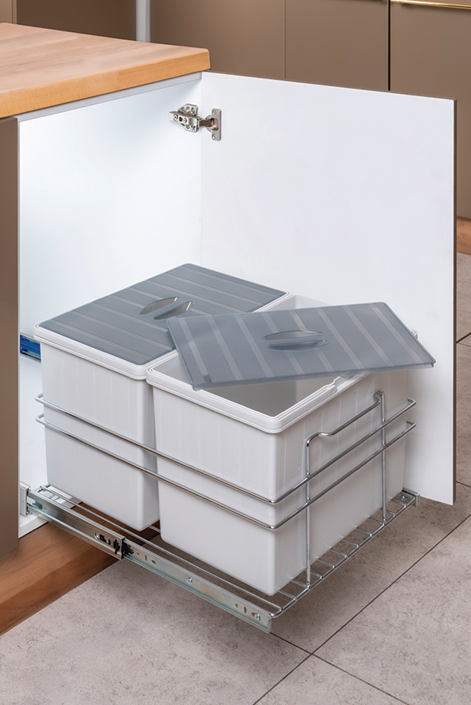 Single Waste Bin With Rail 50 LT